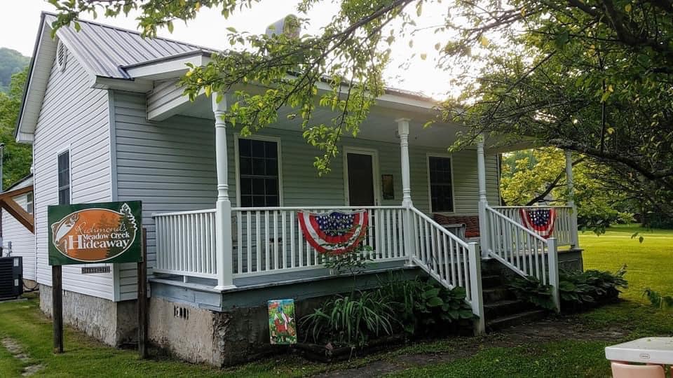 Richmond 's Meadow Creek Hideaway