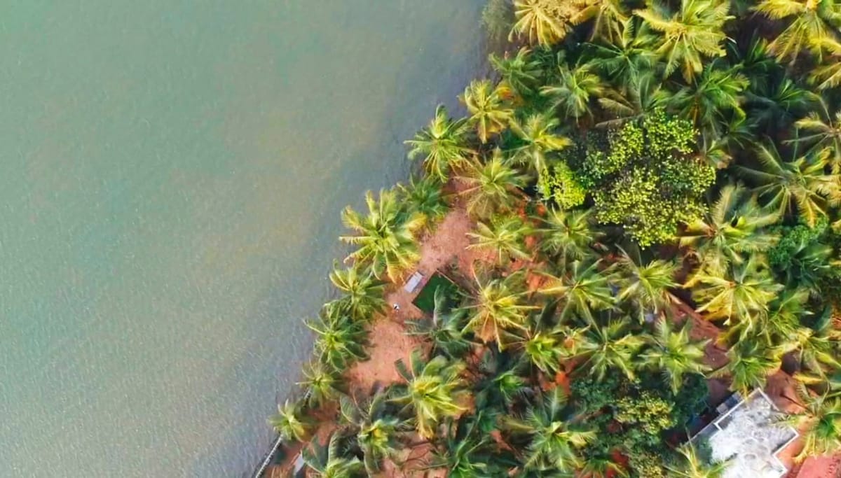 烛台河畔民宿湖景空调房