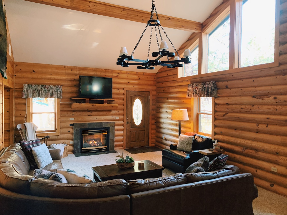 The Lincoln Log Lodge/宽敞舒适的原木小木屋