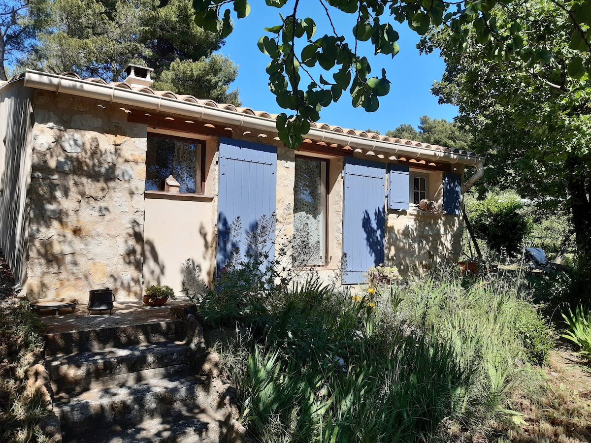 Petite Maison dans les collines de Provence