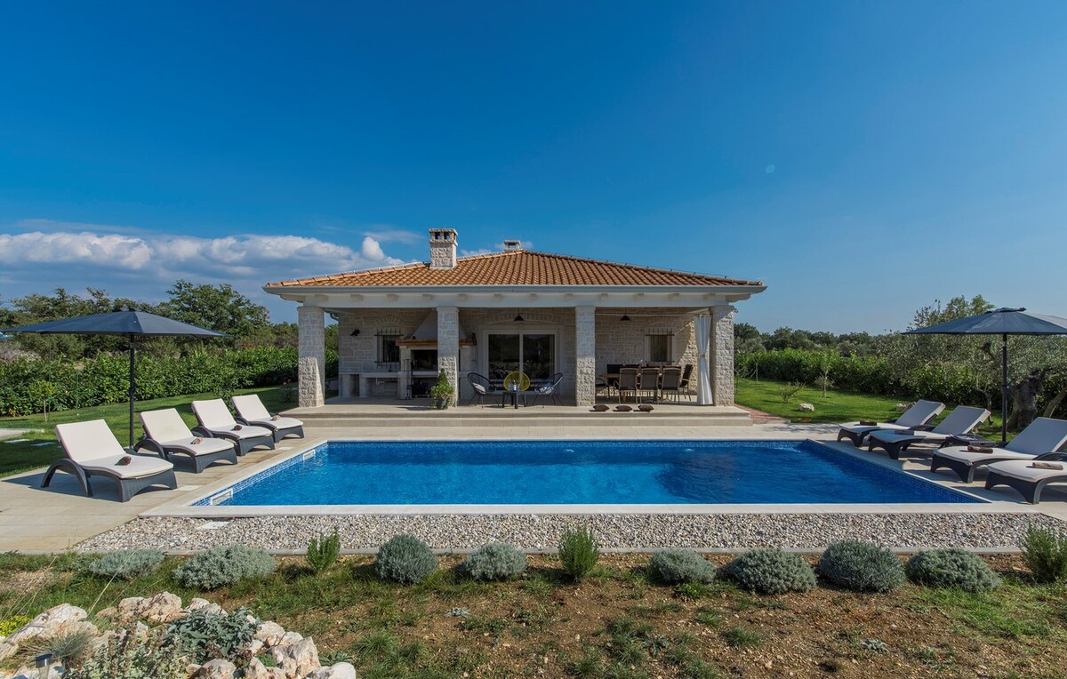 Beautiful Villa Marija Hrast with private Pool and