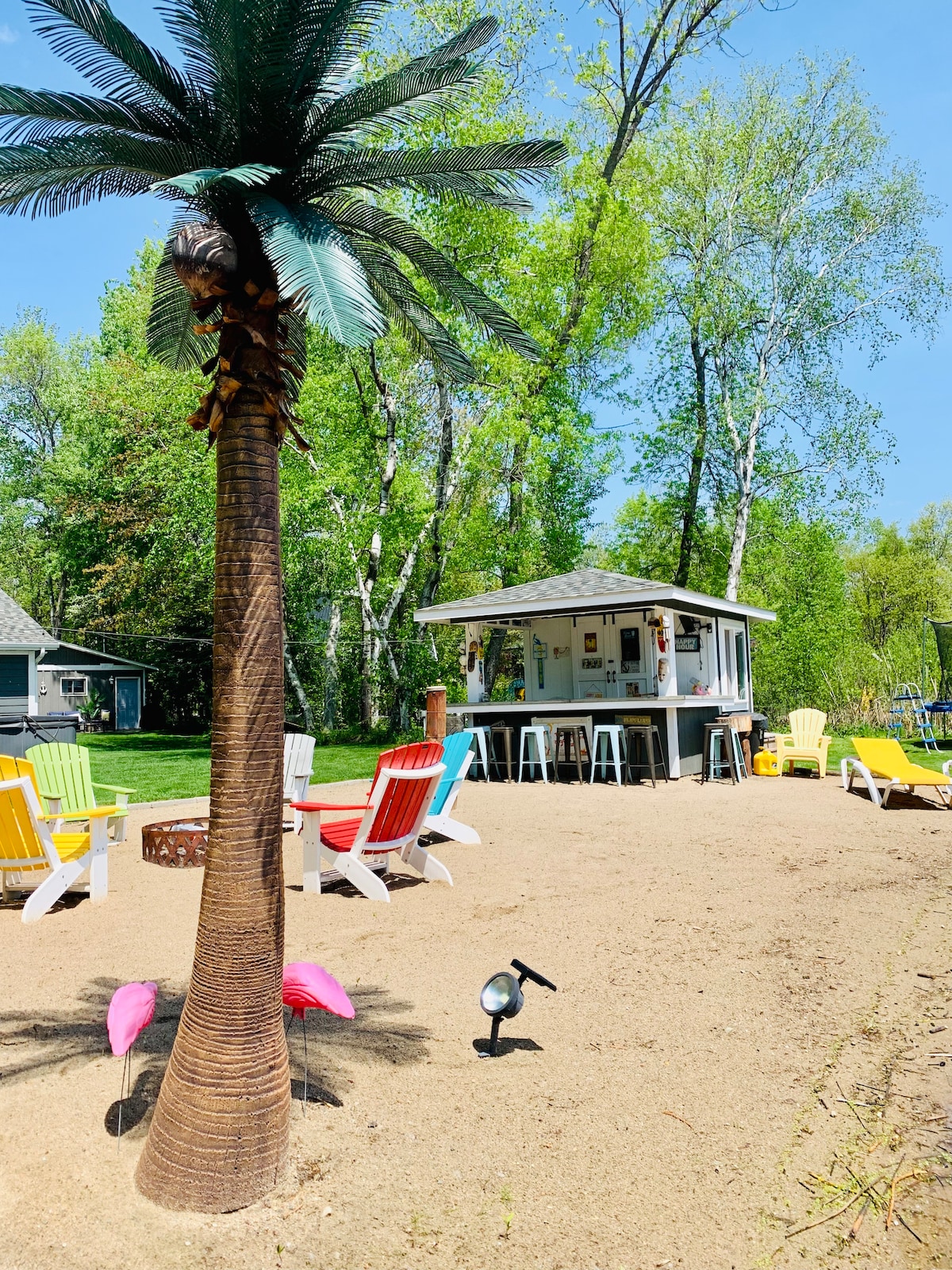 Pelican Lake Guest Cabin Tiki Beach Bar 🌴 🍍 🍹