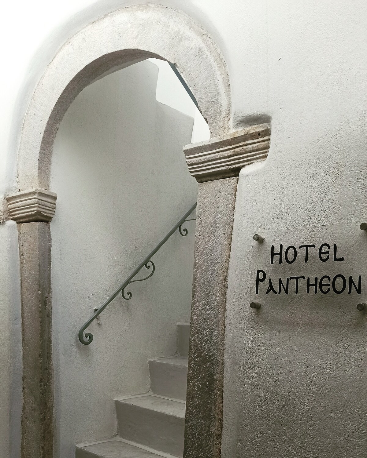 HOTEL PANTHEON_room 4