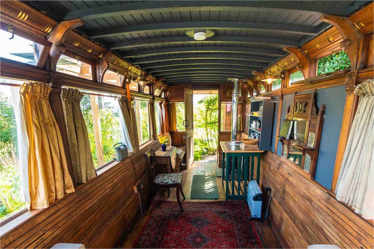 Historic Tram  Unique, Views Woodburner Cosy OMG
