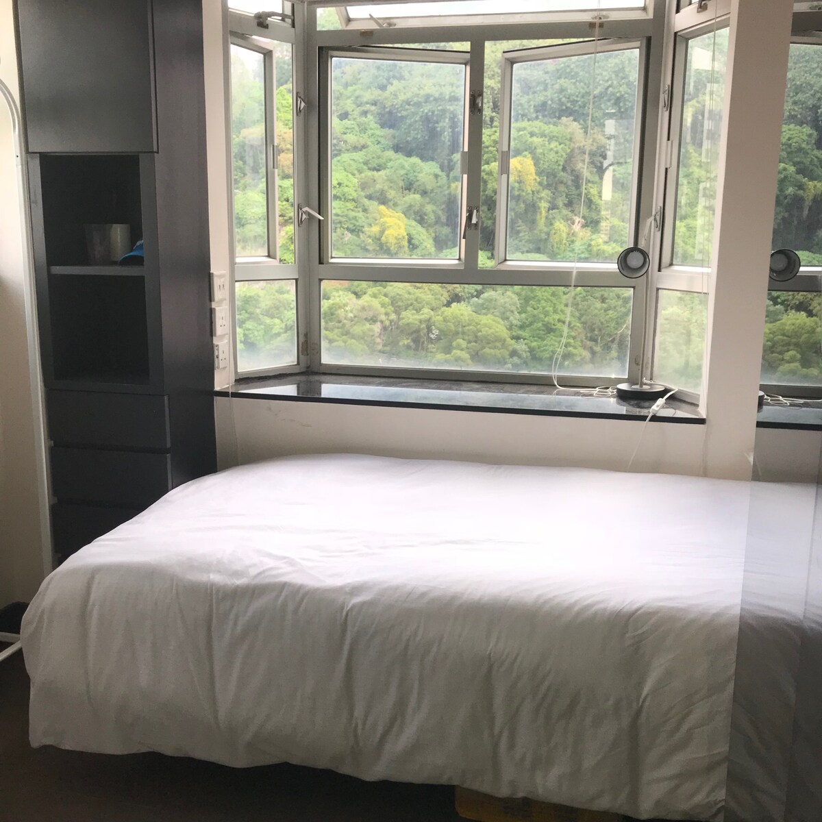 舒适的2卧公寓。香港岛，方便前往市区