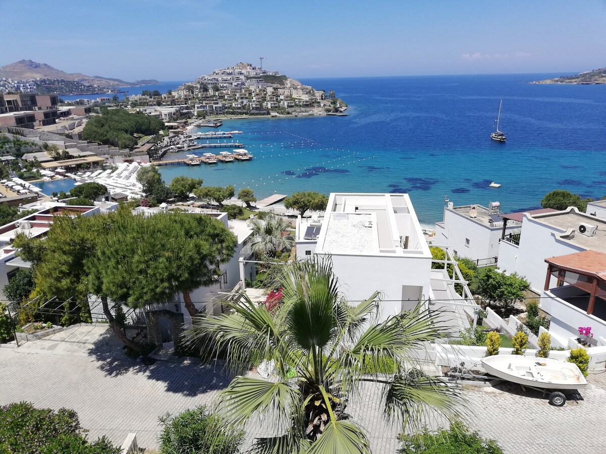 Villa in Yalıkavak, by the sea, near Edıtıon Hotel