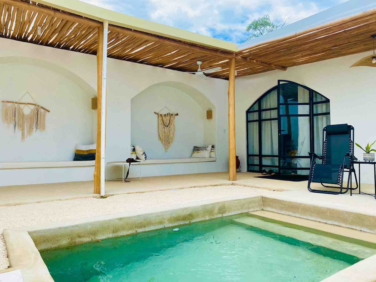 Las Guapas3, Mediterranean Villa with private pool