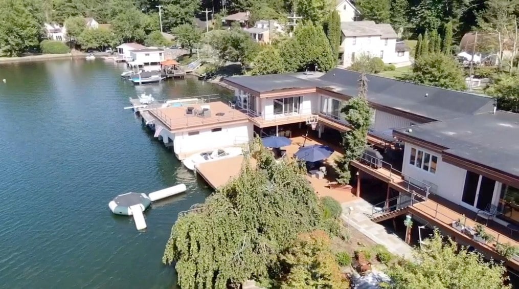 哈维湖滨水之家（ Harvey 's Lake Waterfront Home ） ，欣赏迷人的风光