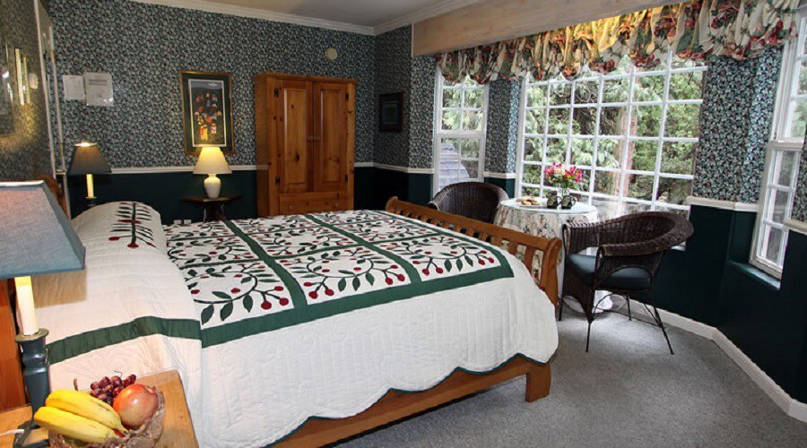 Evergreen - McCaffrey House Bed & Breakfast Inn