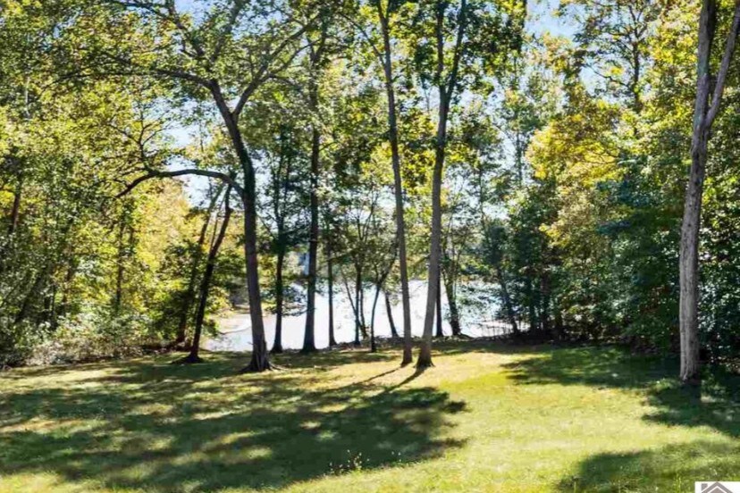 Beautiful and quiet getaway on Lake Barkley