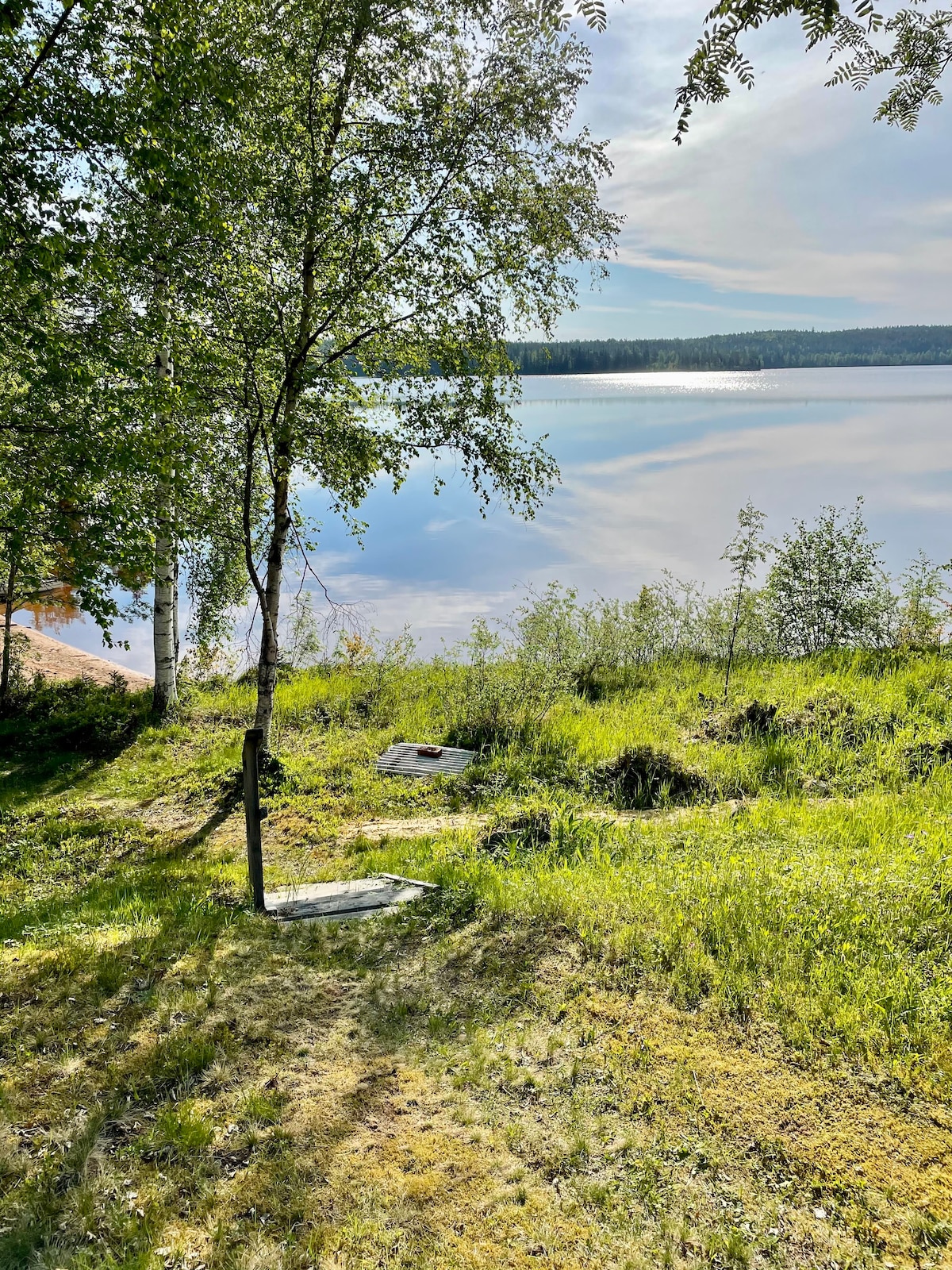 Unikt ostört läge, stuga vid egen badstrand