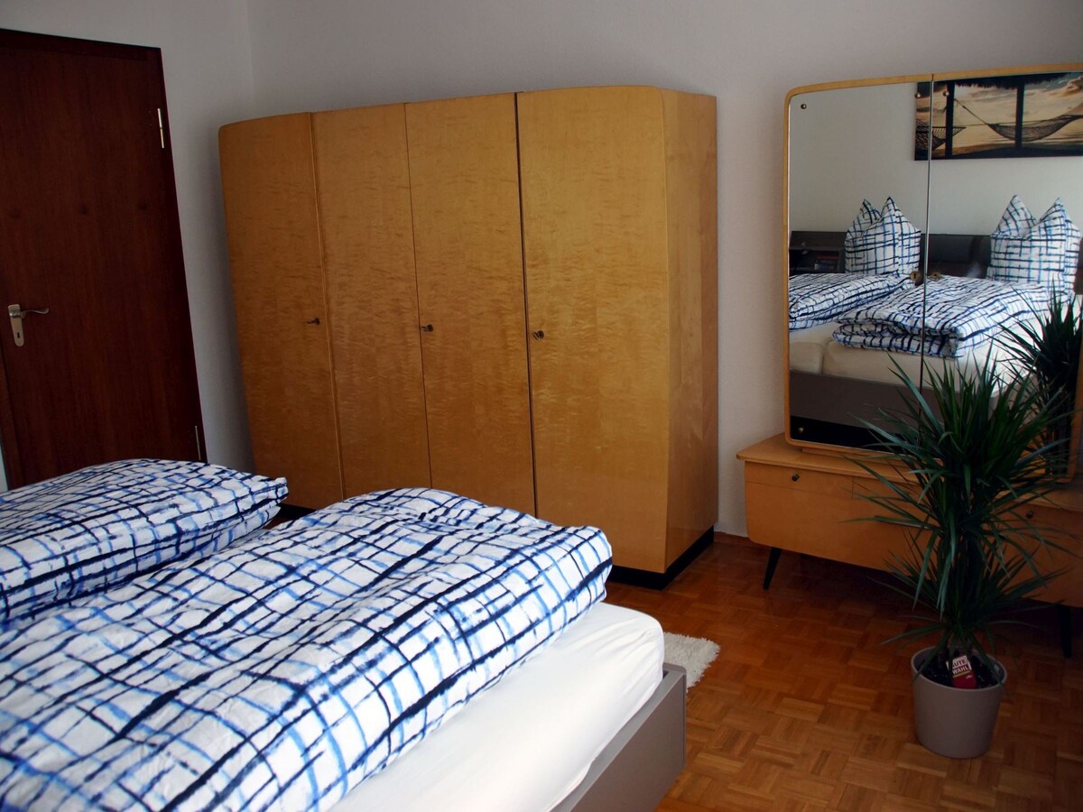 Nelli公寓， （ Albstadt ） ， Nelli公寓， 96平方米， 3间卧室，最多可入住5人。