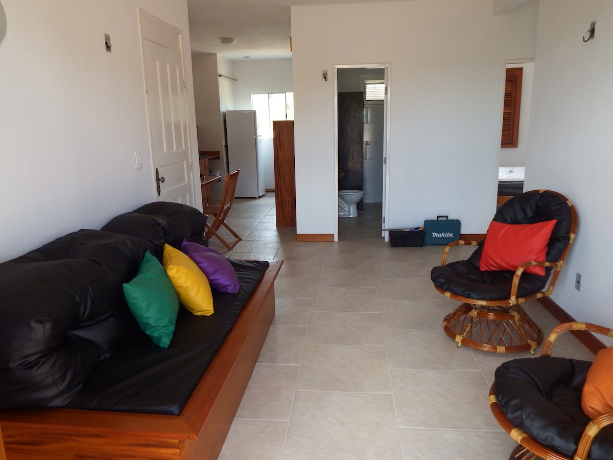 Apartamento- Condominio fechado a 200 mts da praça