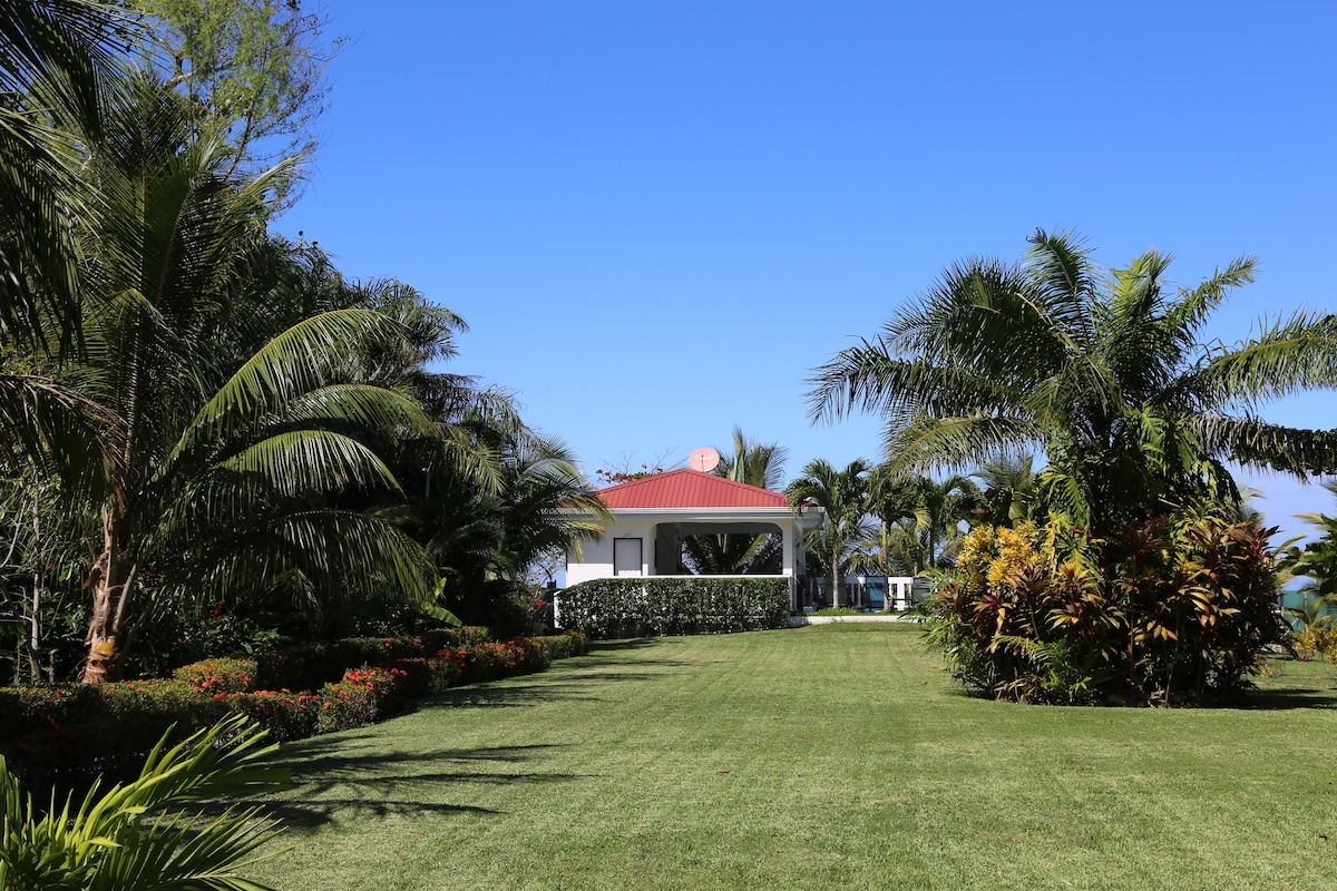 Villa Claudina, Tela Honduras