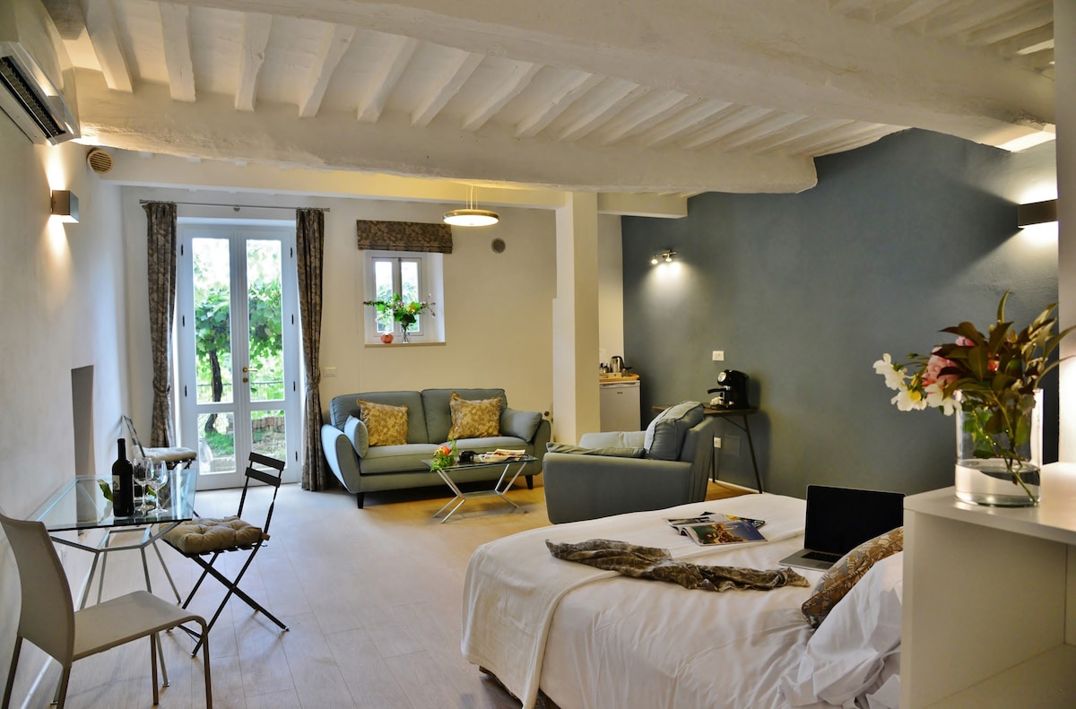 Pieve Suites - luxury townhouse with country views