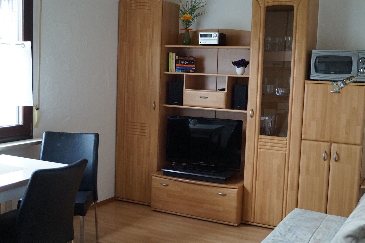 Ferienwohnung Neubauer, (Langenargen am Bodensee), Ferienwohnung Weinlaube, 40qm, 1 Schlafzimmer, Wohn-/Essbereich, max. 2 Personen