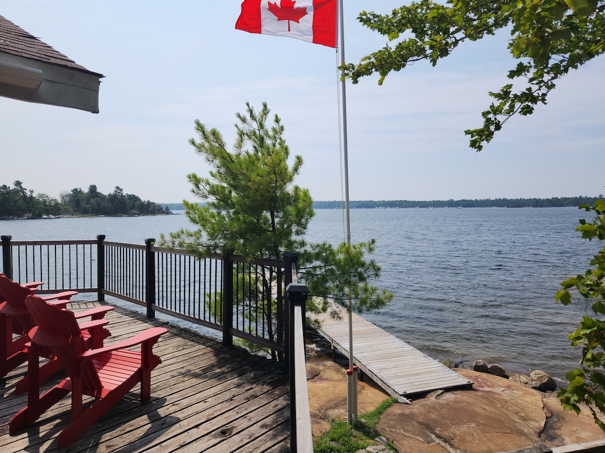 The Honey Harbour Hideaway on Little Beausoleil 🔆