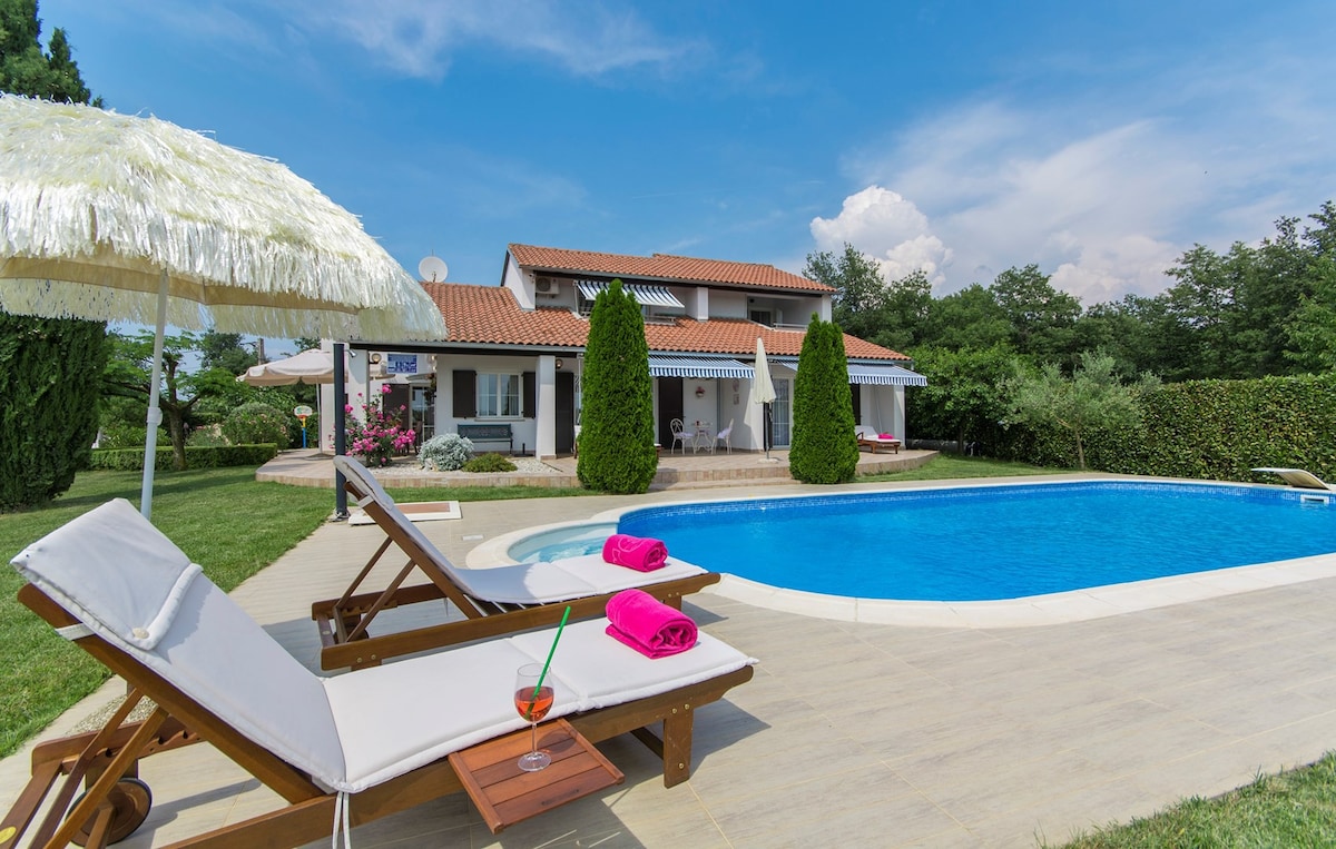 Luxury Romantic Villa Rosa with Pool