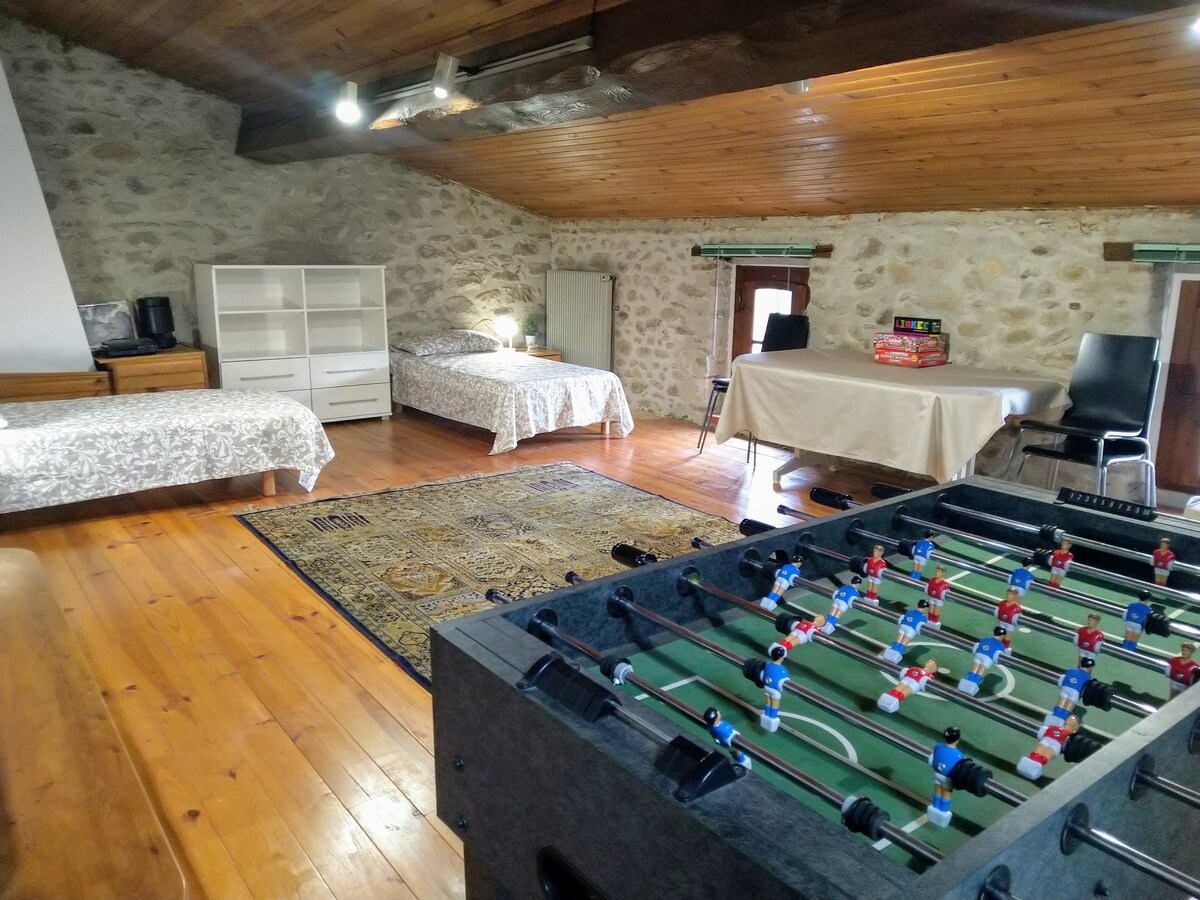 Les Ecuries, traditional stone farmhouse with pool