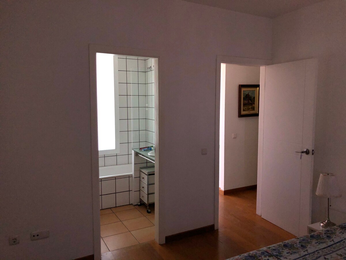 带专用浴室/厕所/La Casa De La Isleta的房间