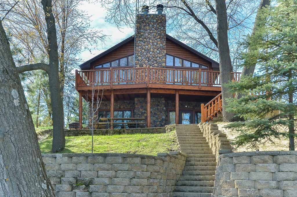 Cedar Lodge on Spectacle Lake