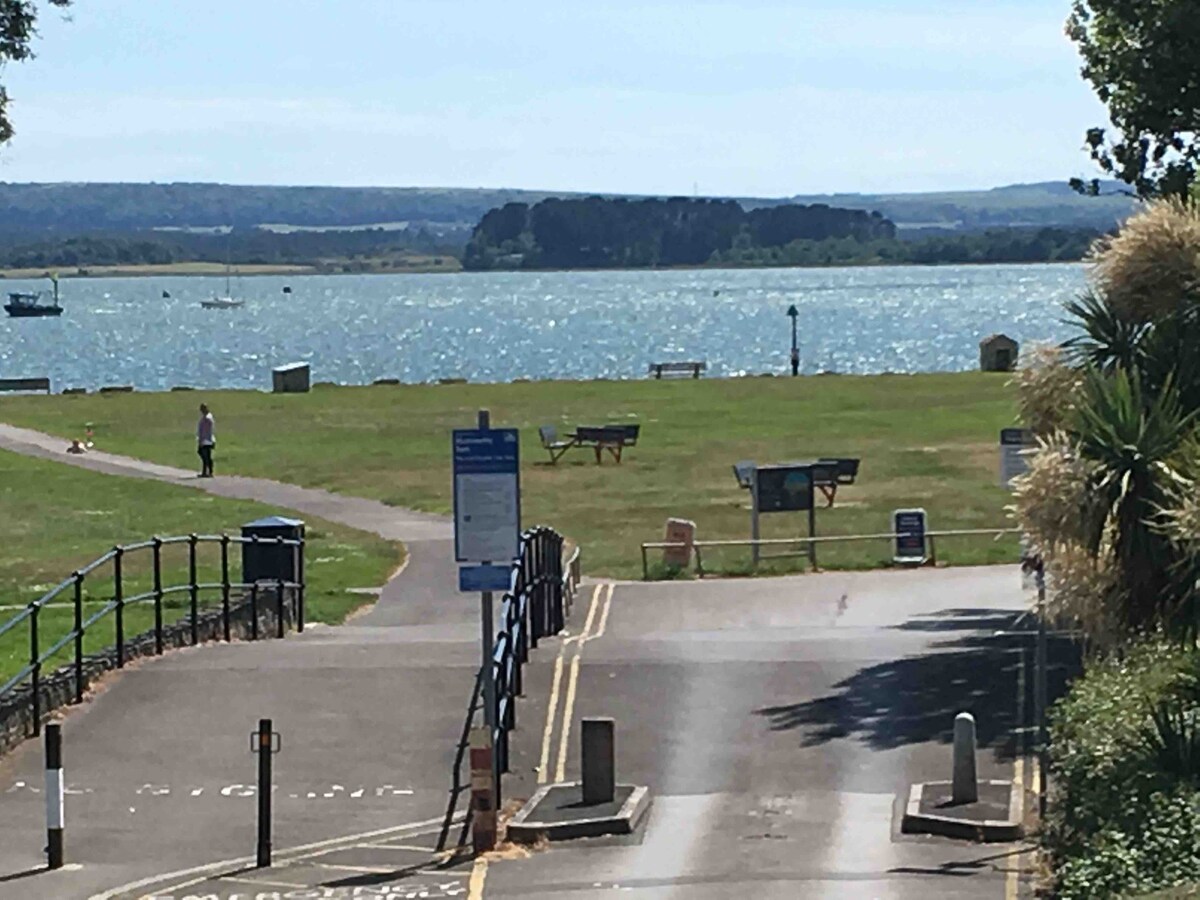 Poole Harbour景观，顶级位置热水浴缸/桑拿房