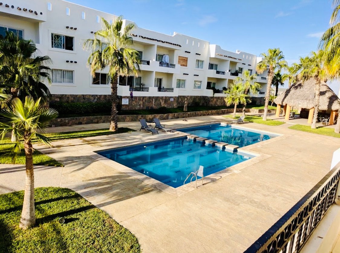 多拉达别墅公寓（ Villa Dorada Condo ）距离海滩仅10分钟路程！ ！