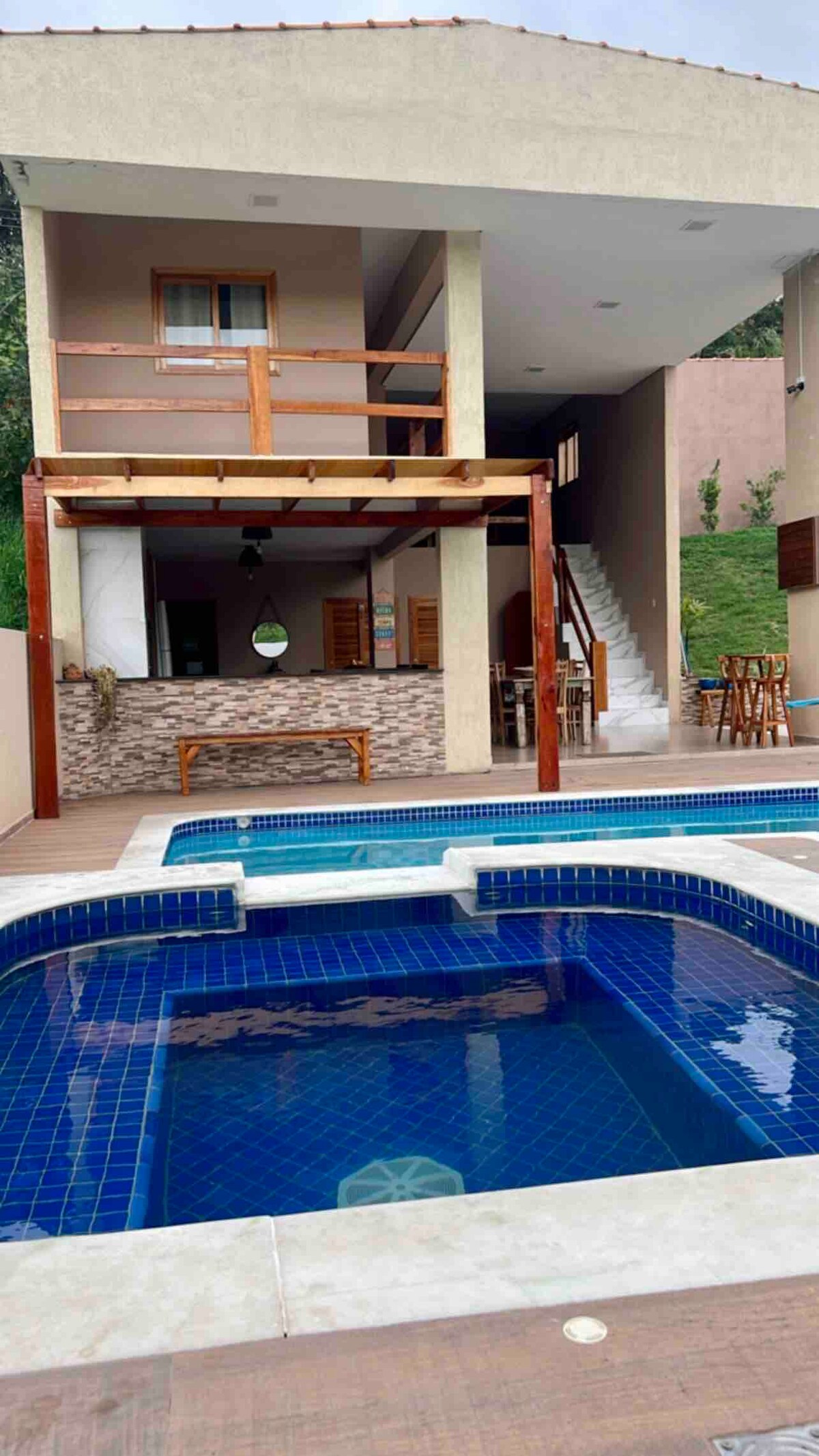 Casa de campo com piscina e jacuzzi