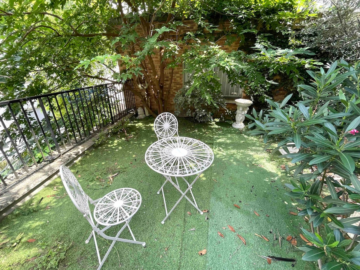 Studio et son jardin, Paris centre