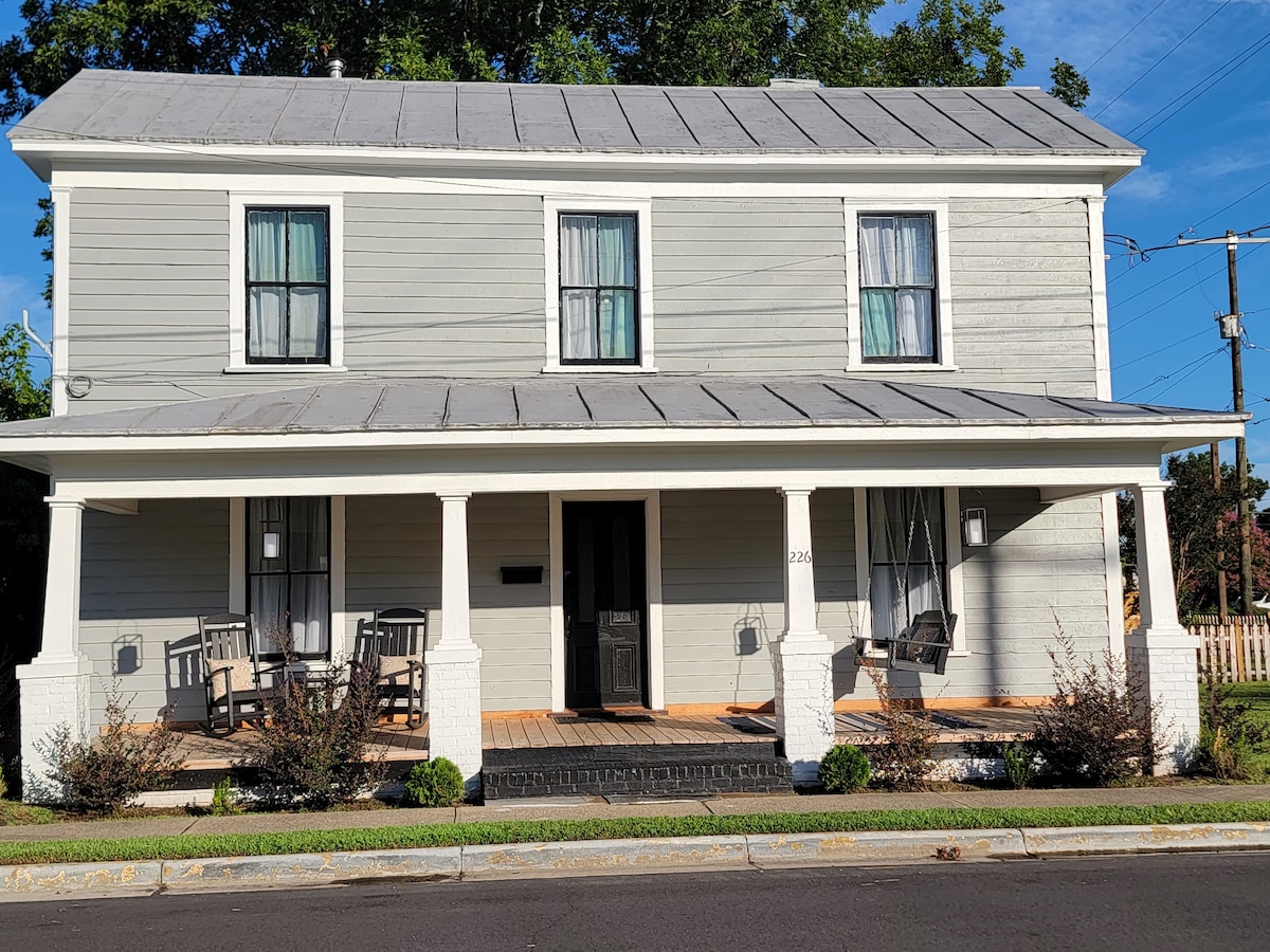 The Little Bonner St. House in Historic Downtown