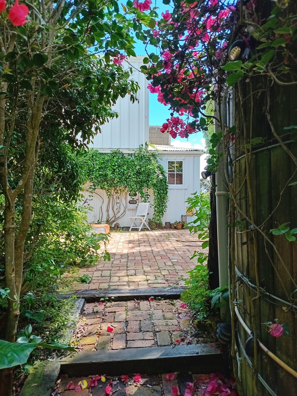 Garden studio in Beachlands