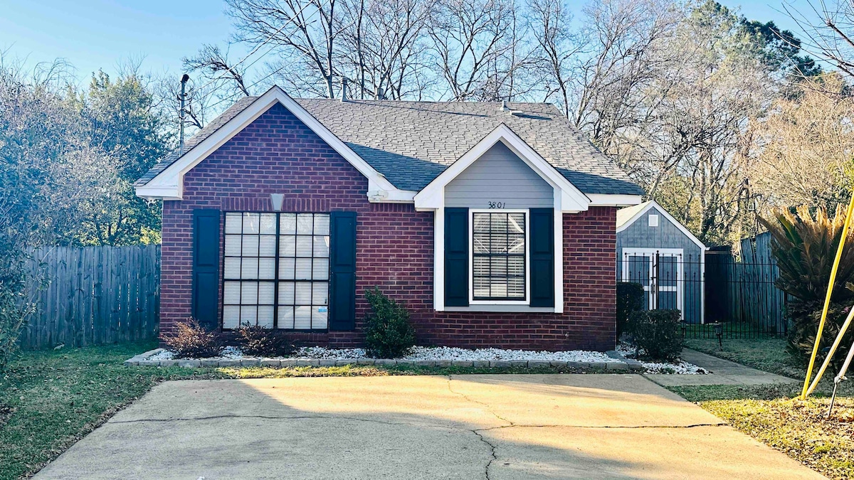 Modern Cozy 3BR Home For You & Pets in Montgomery