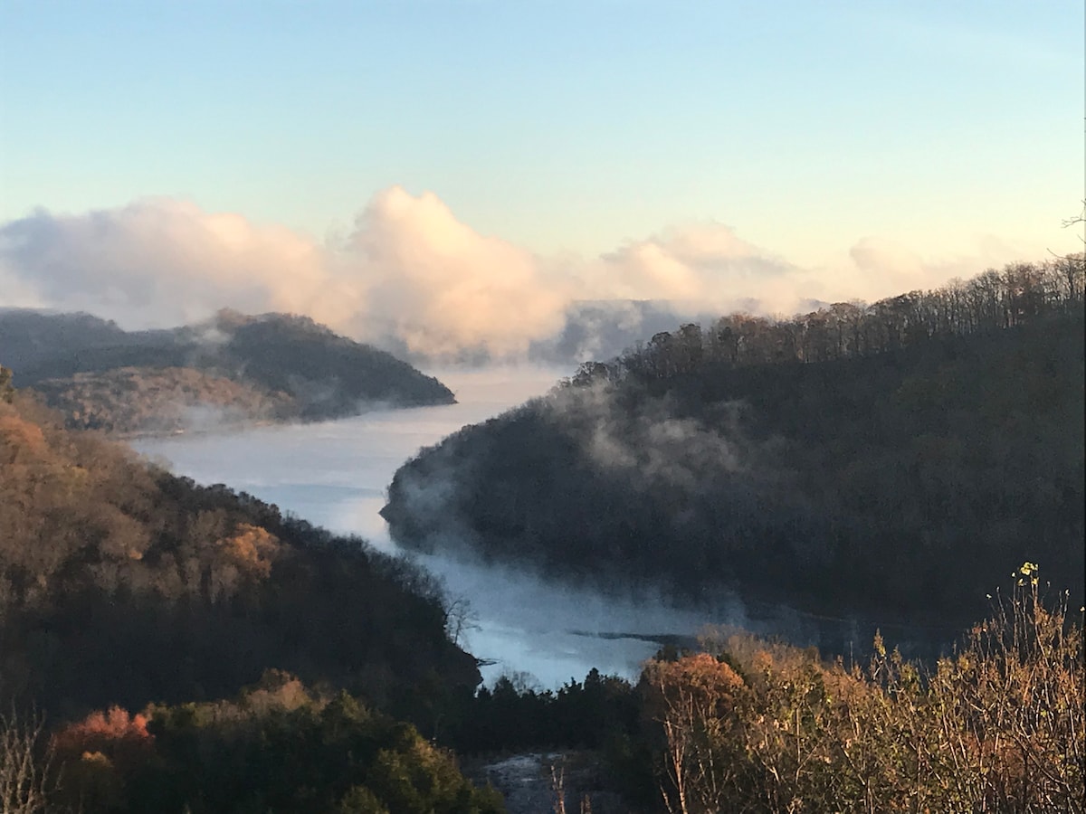 位于中心山湖（ Center Hill Lake ）的「几乎天堂」，宠物友好！