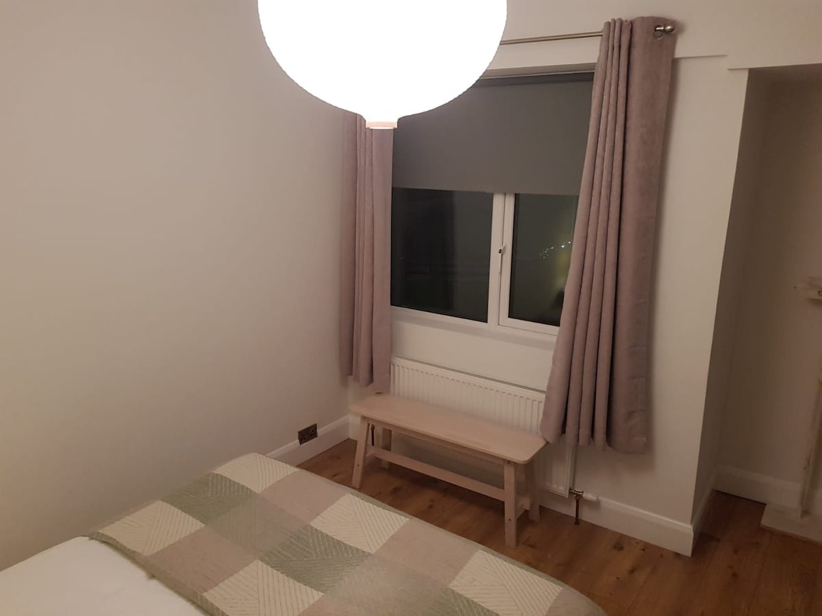 Luxury 1 bed apprtment, 5 minutes walk to village