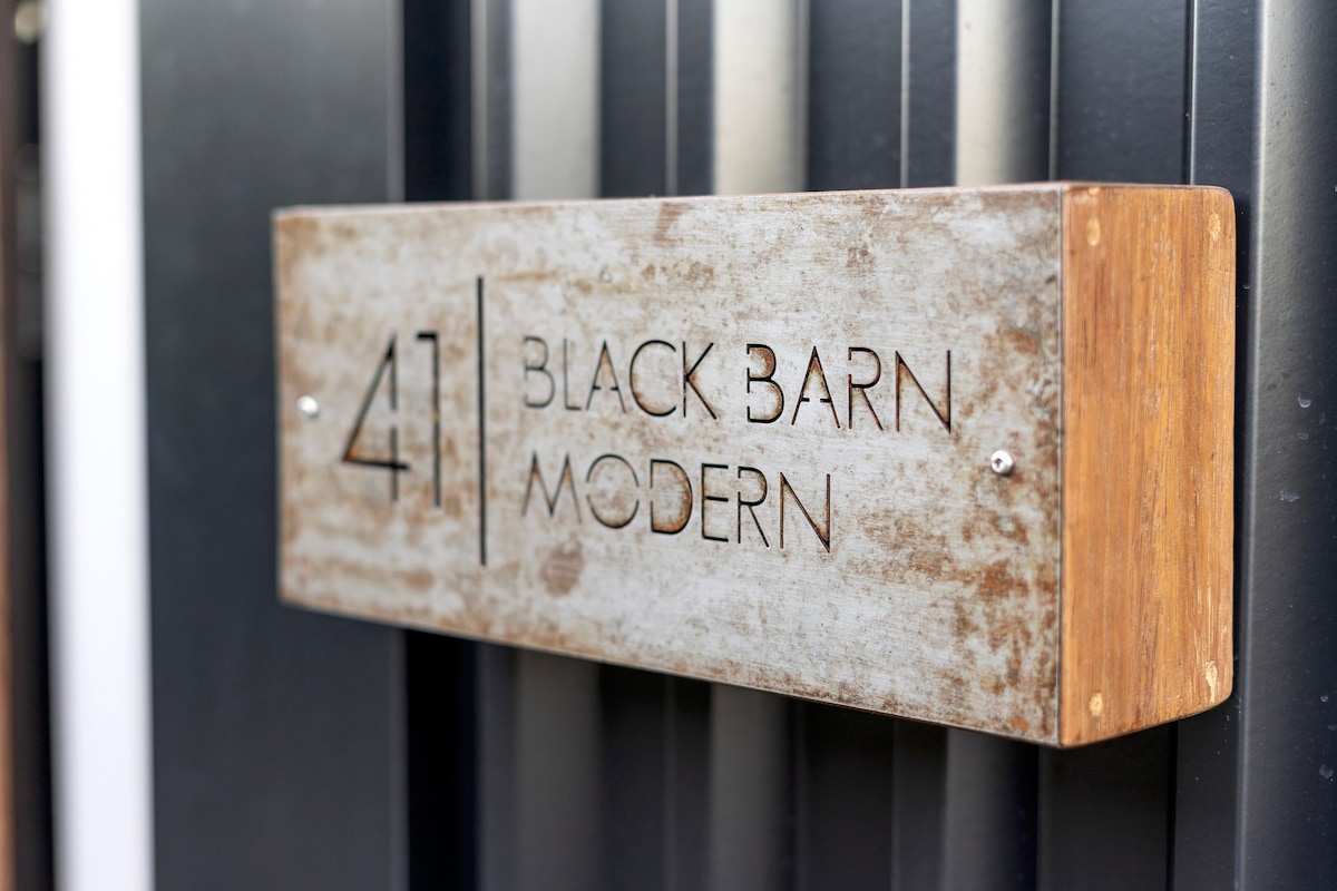 Black Barn Modern: Luxe Martinborough Escape