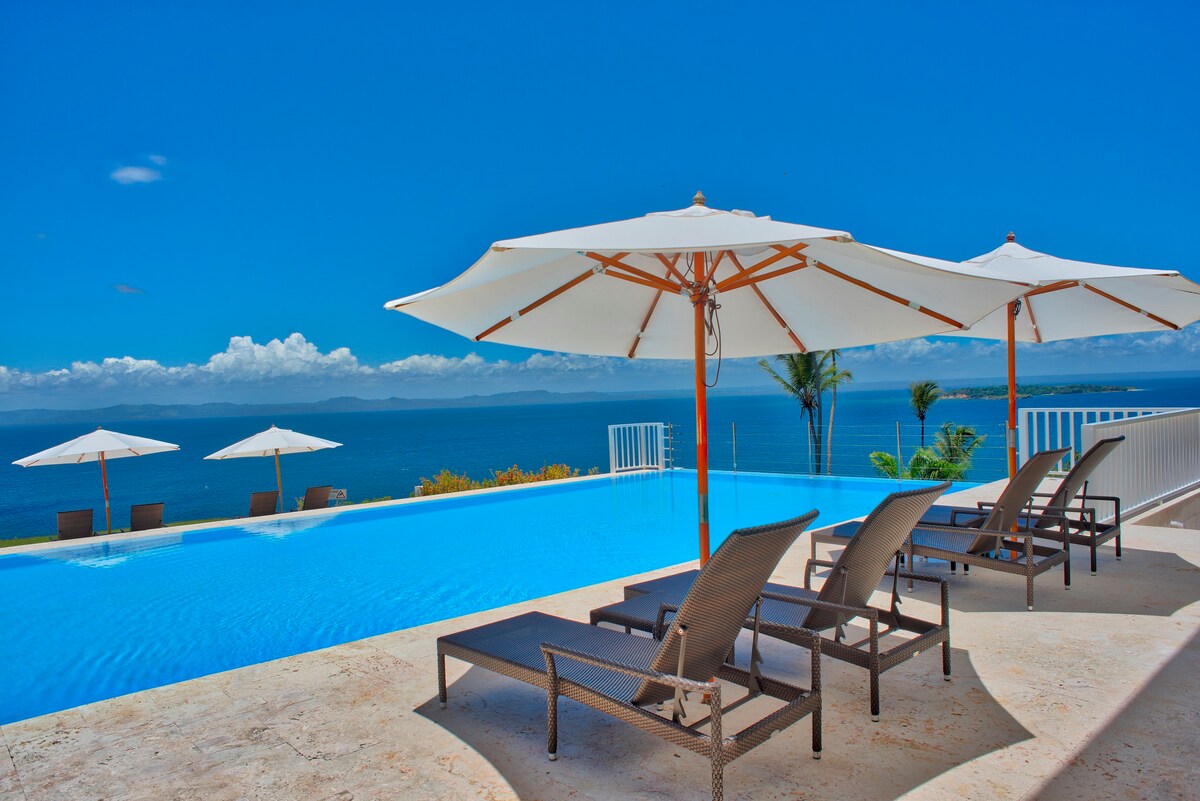 Vista espectacular + piscina + playa privada + A/C