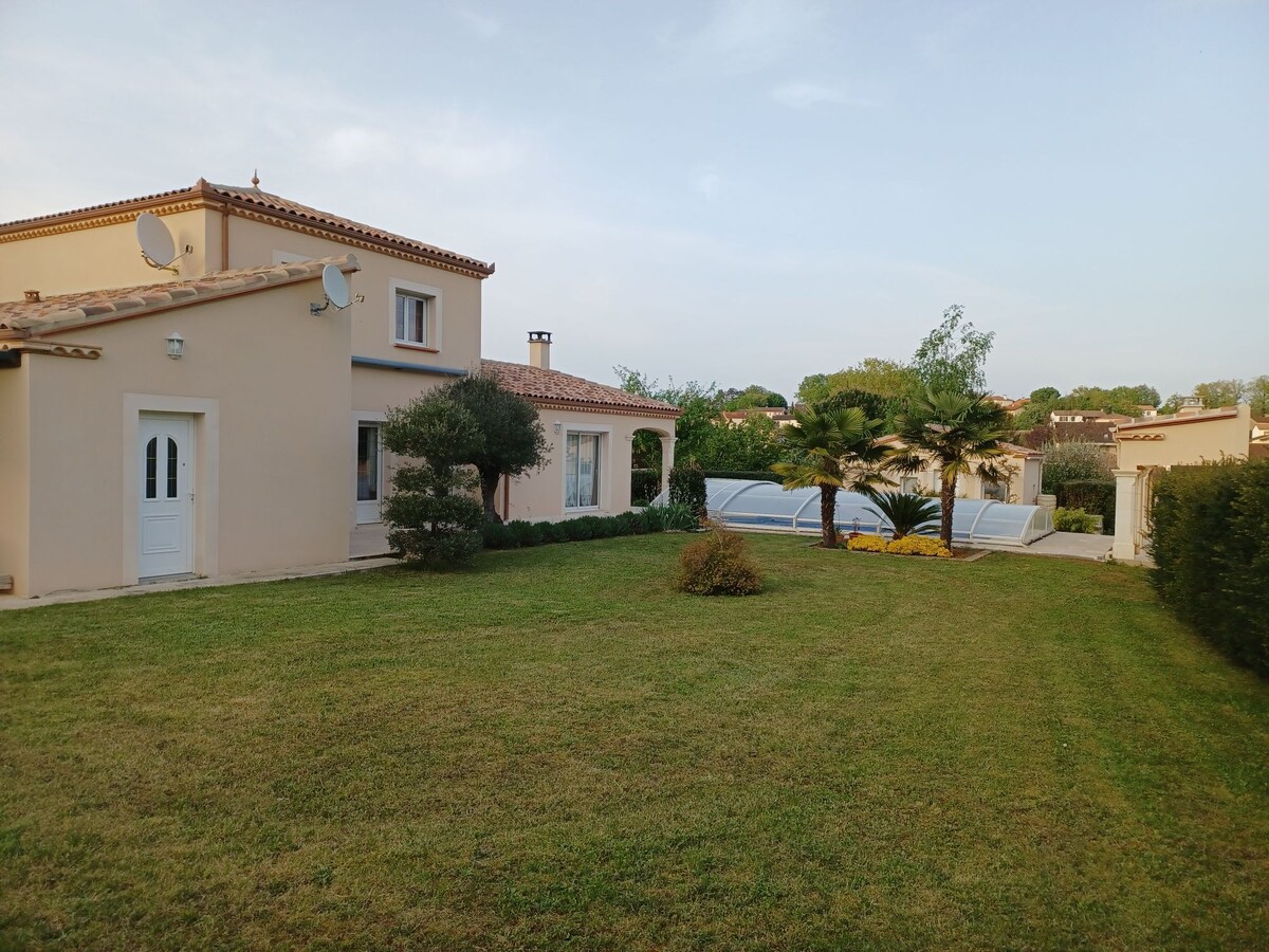 Charmante maison récente avec piscine privée