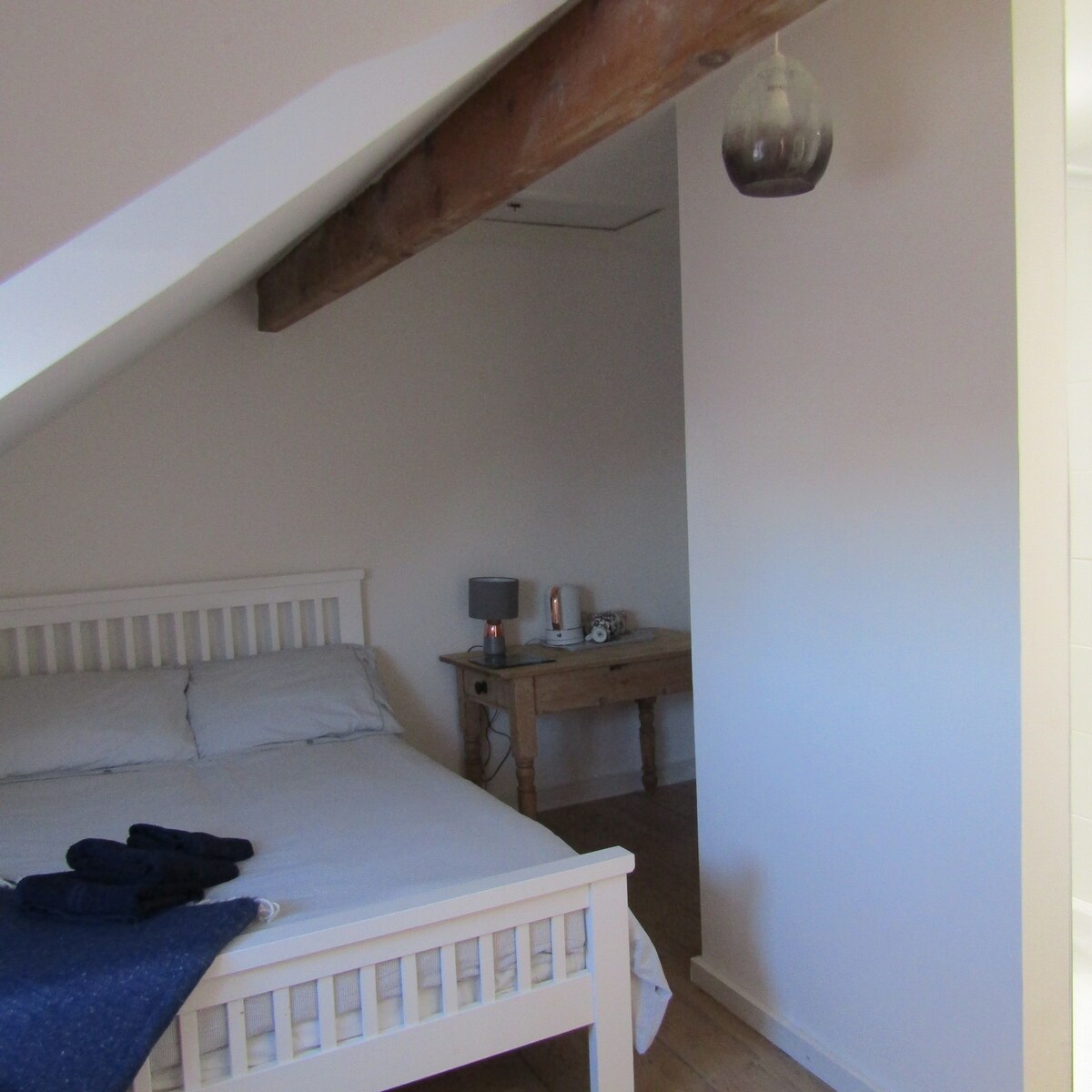 Central, Abbey view, cosy double room. en suite