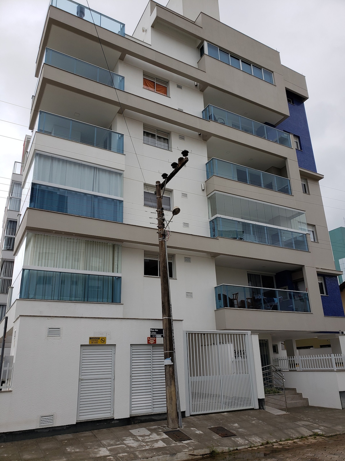 Apartamento de 3 dormitórios Praia de Palmas SC.