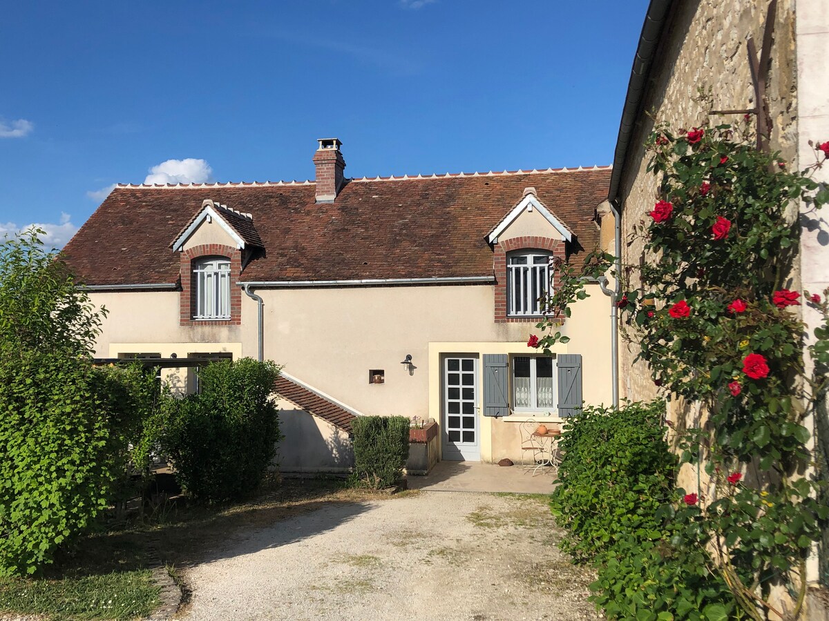 Maison privée avec jardin clos - Gite St  Baudel