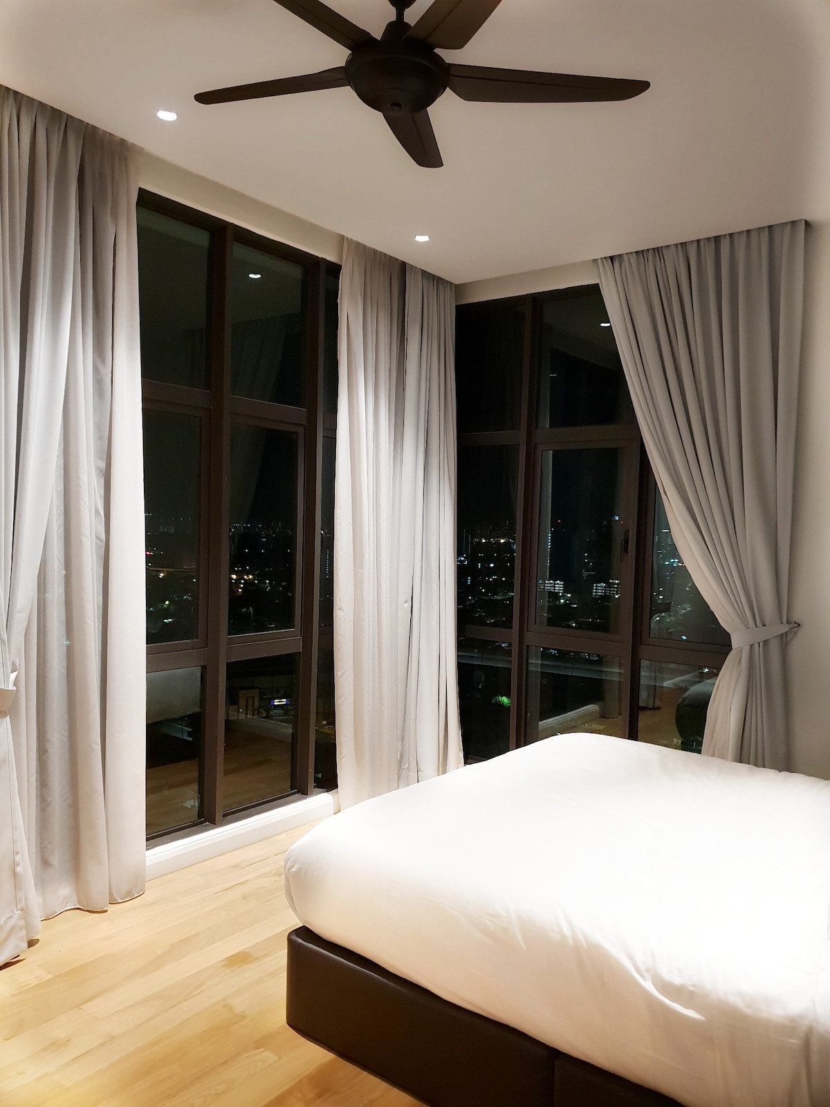 高级4卧室|吉隆坡城中城| 100mbps