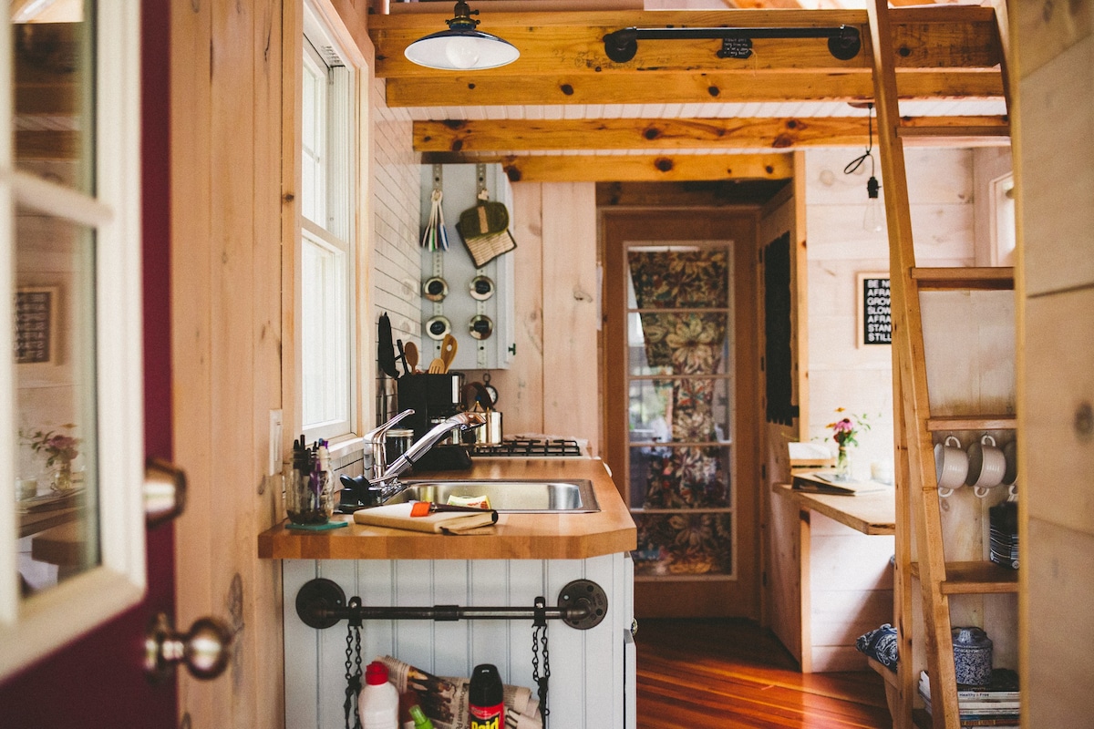 A Tiny House: A Simple Getaway In NoMich