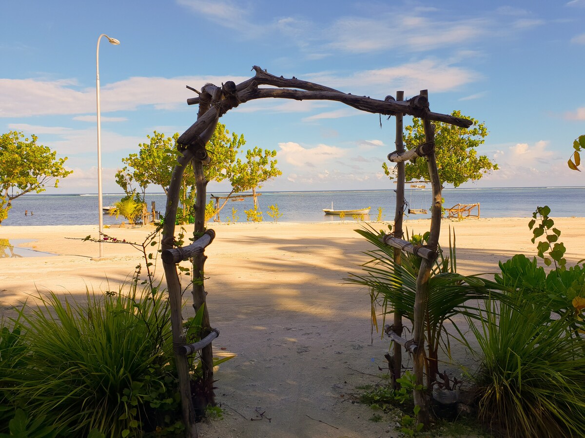 Maafushi Island Treehouse @ Seven & Restaurant