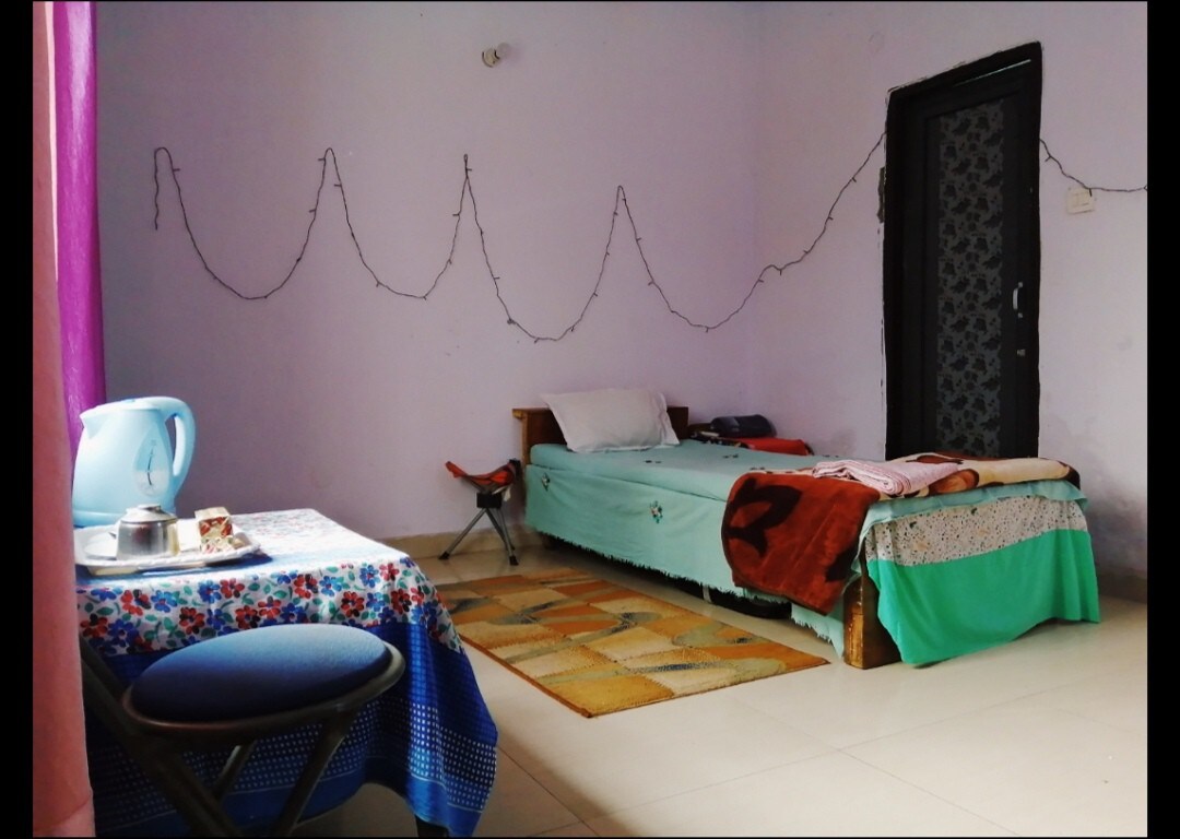 kayenaat (cozy private room in hazratganj , 2)