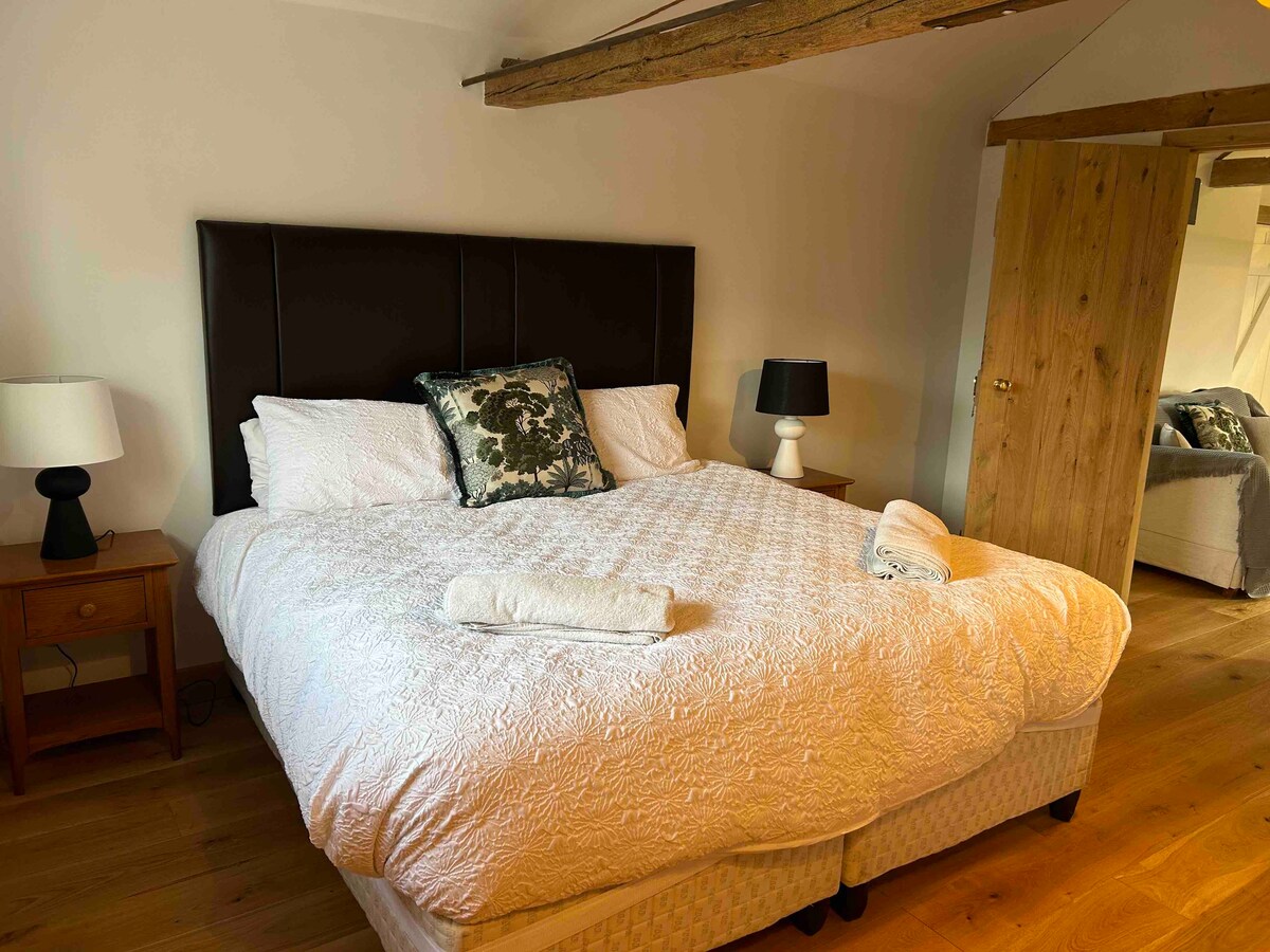 A beautifully renovated detached 18th century barn