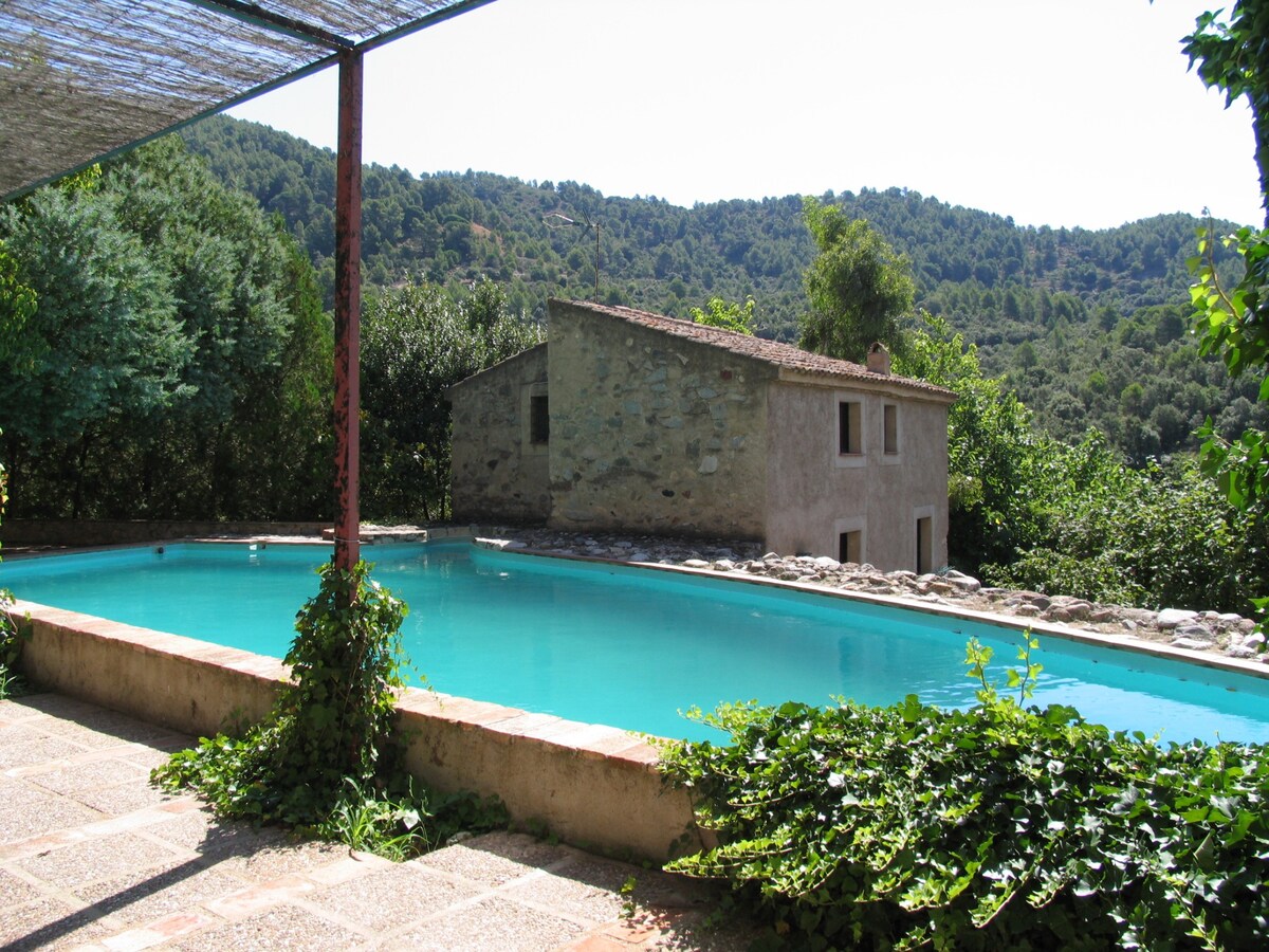 Holiday cottage old mill, private garden and pool.