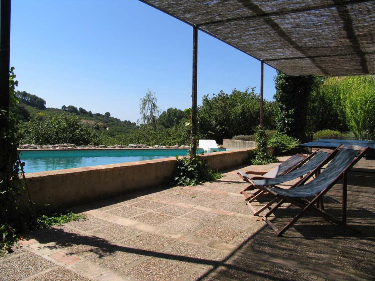 Holiday cottage old mill, private garden and pool.