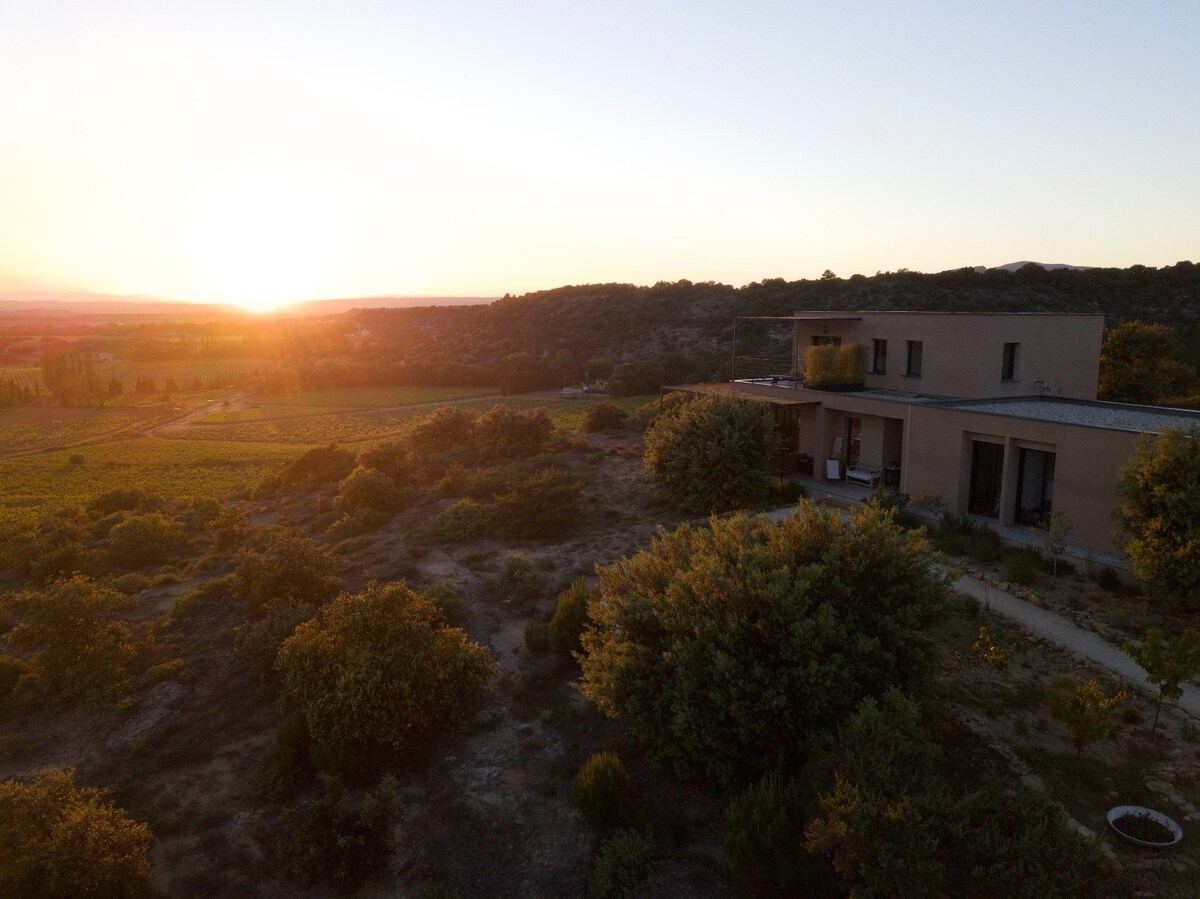 Maison lumineuse-vue exceptionnelle-Sud Drôme