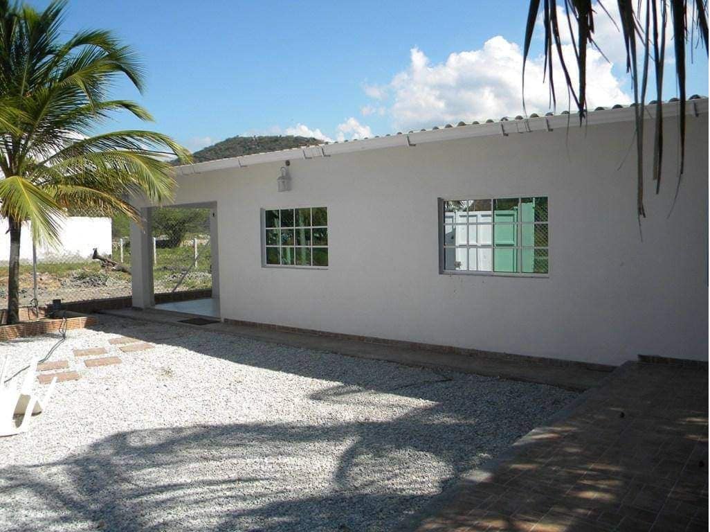 小木屋位于Cabo Tortuga - Santa Marta ，适合15人入住，包括
•停车区
🚗•烧烤区 🍗
• 4间客房，适合15人入住🛏️
•工作区
🧼•厨房 🍳
• 2间卫生间
🚽•包括皮划艇 🛶