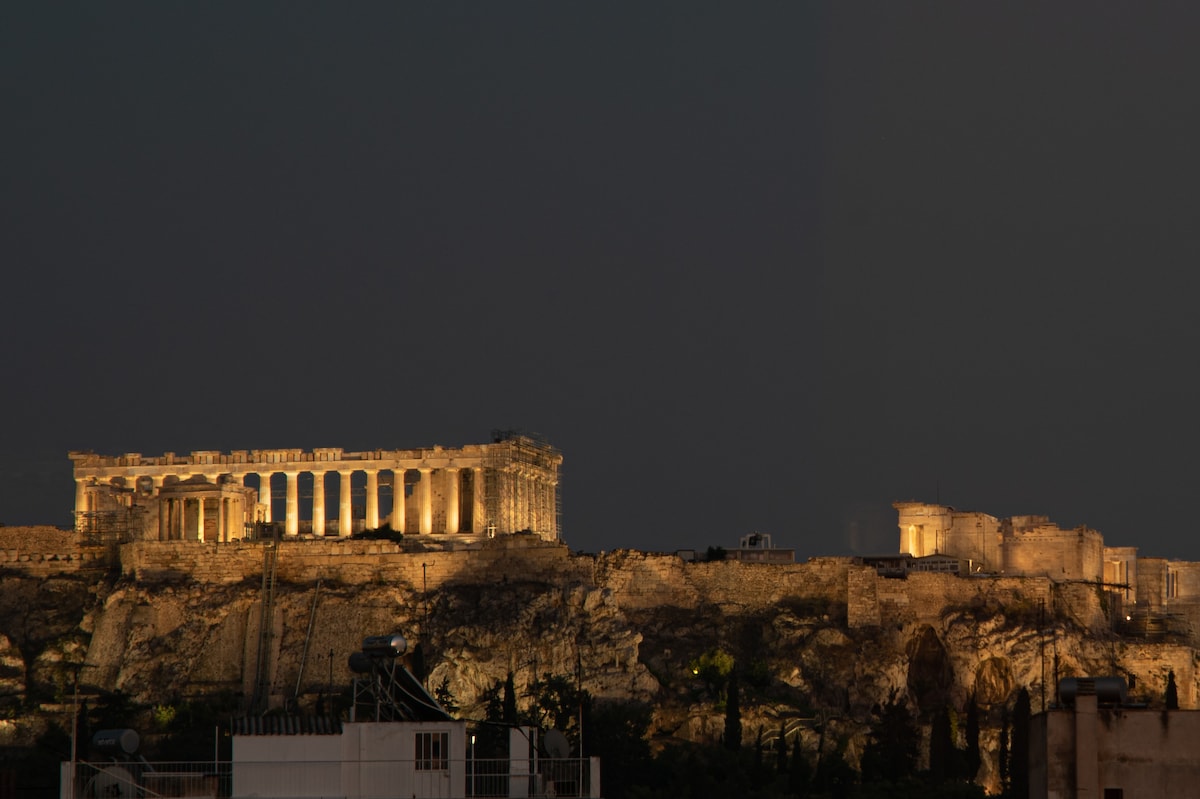 Acropolis View | 500m Metro | At Historical Center